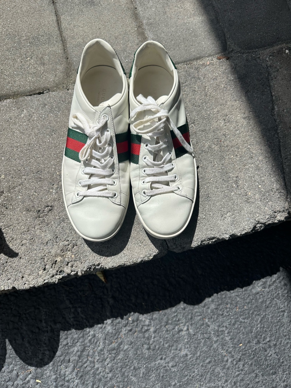 Gucci White Leather Sneakers with Green & Red Web Stripe
